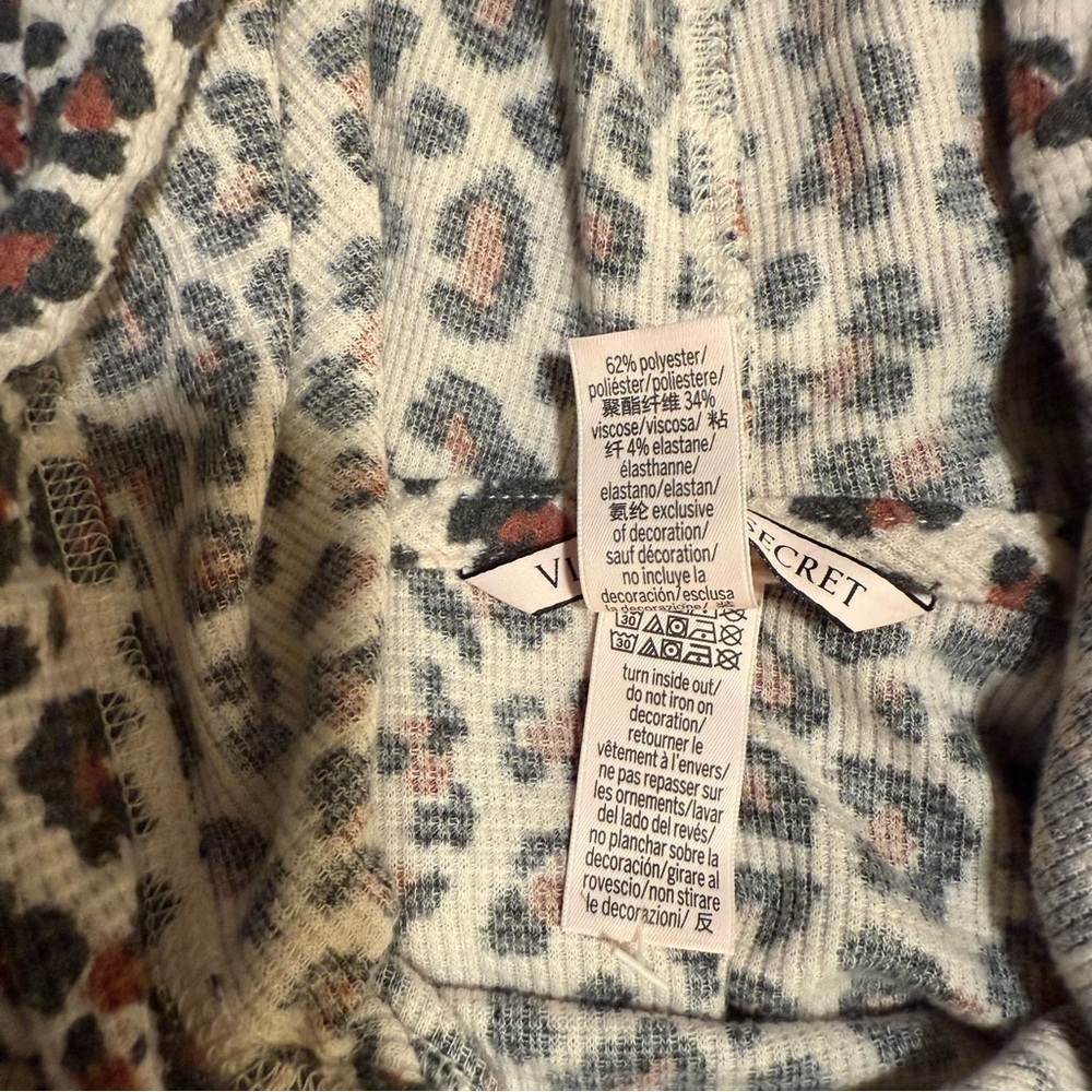Like New Victoria’s Secret Leopard Print Thermal Pullover Hoodie - Picture 5 of 5